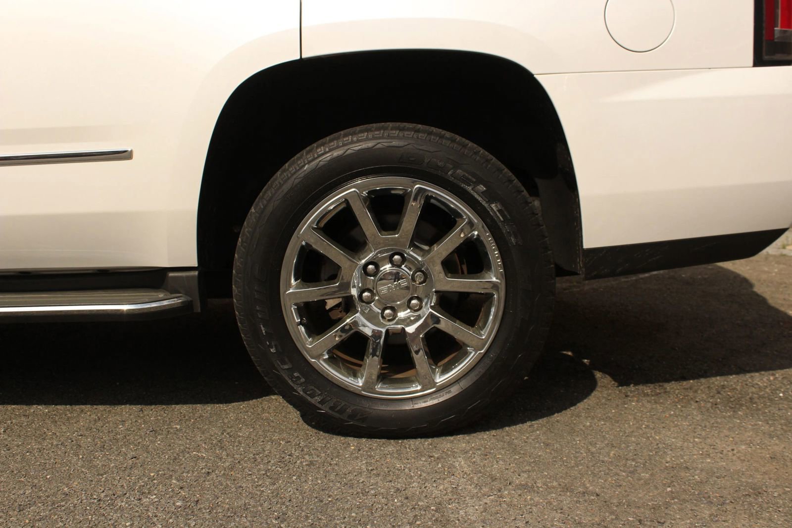 Used 2016 GMC Yukon Denali w/ Open Road Package AWD/4WD image 4