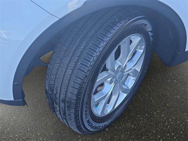 Used 2020 Land Rover Discovery SE image 33