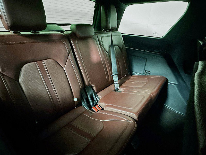 Used 2023 Ford Expedition Limited image 29