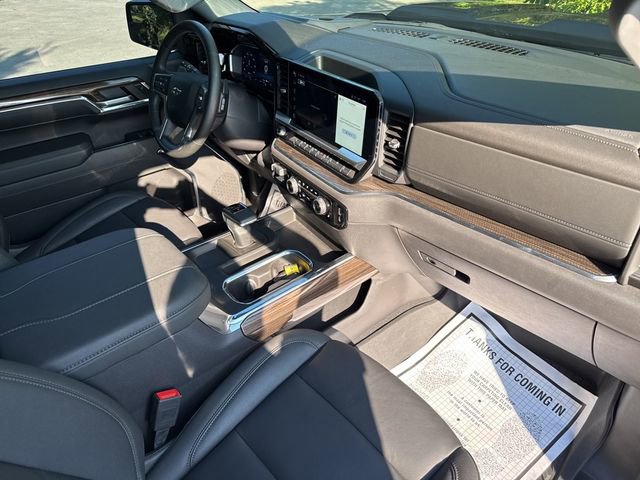 Used 2024 Chevrolet Silverado 1500 LT Trail Boss w/ Convenience Package II image 18