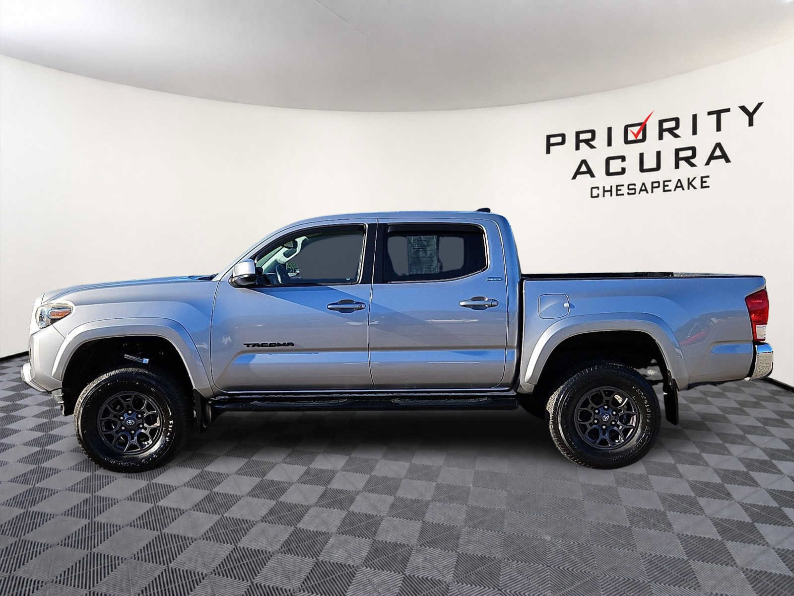 Used 2017 Toyota Tacoma SR5 w/ Tow Package AWD/4WD image 7
