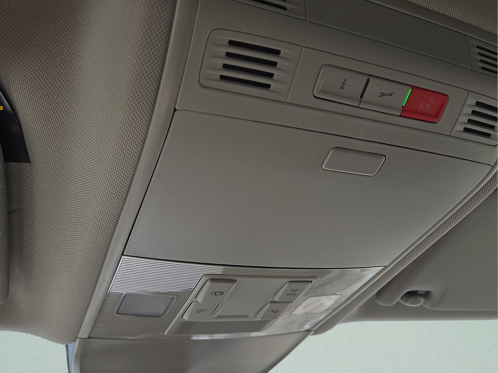 New 2026 Volkswagen Taos SE FWD image 19