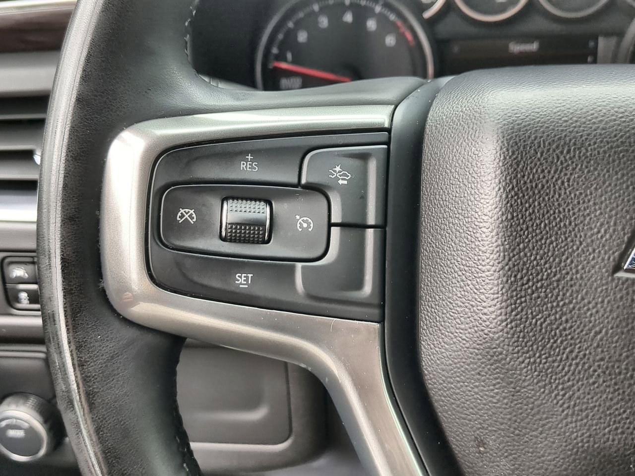 Used 2024 Chevrolet Tahoe LS image 33