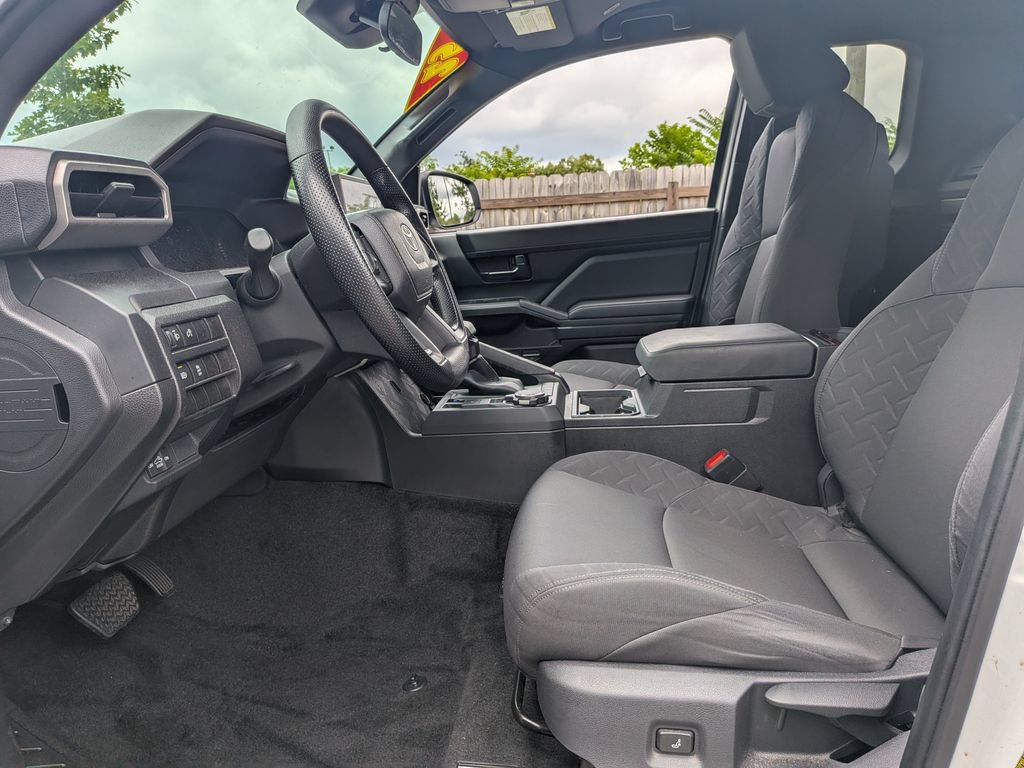 Used 2025 Toyota Tacoma SR w/ Towing Package AWD/4WD image 11