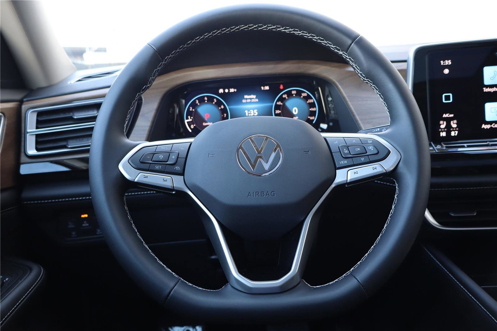 New 2026 Volkswagen Atlas SE image 13