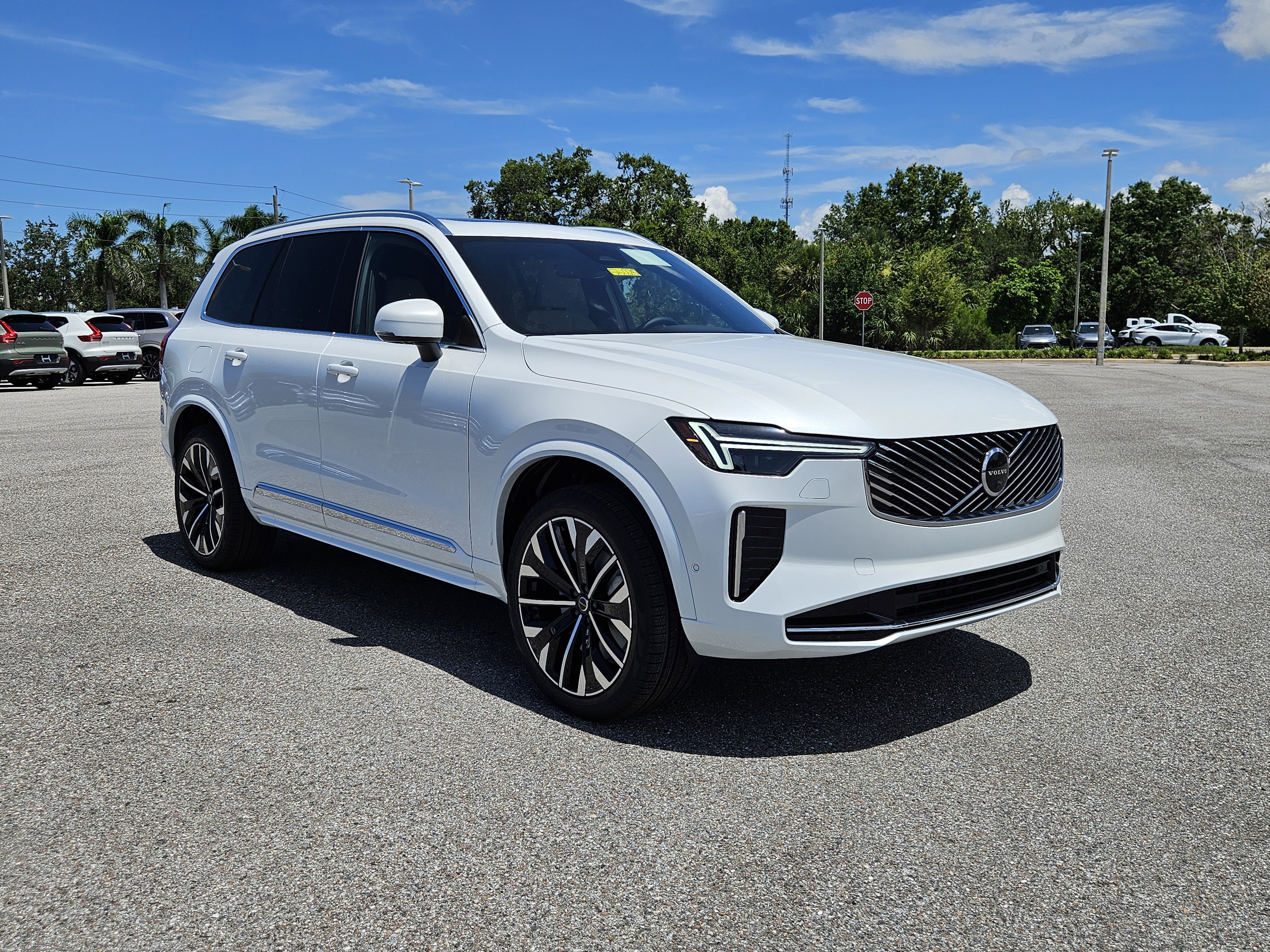 New 2026 Volvo XC90 B6 Plus w/ Protection Package Premier