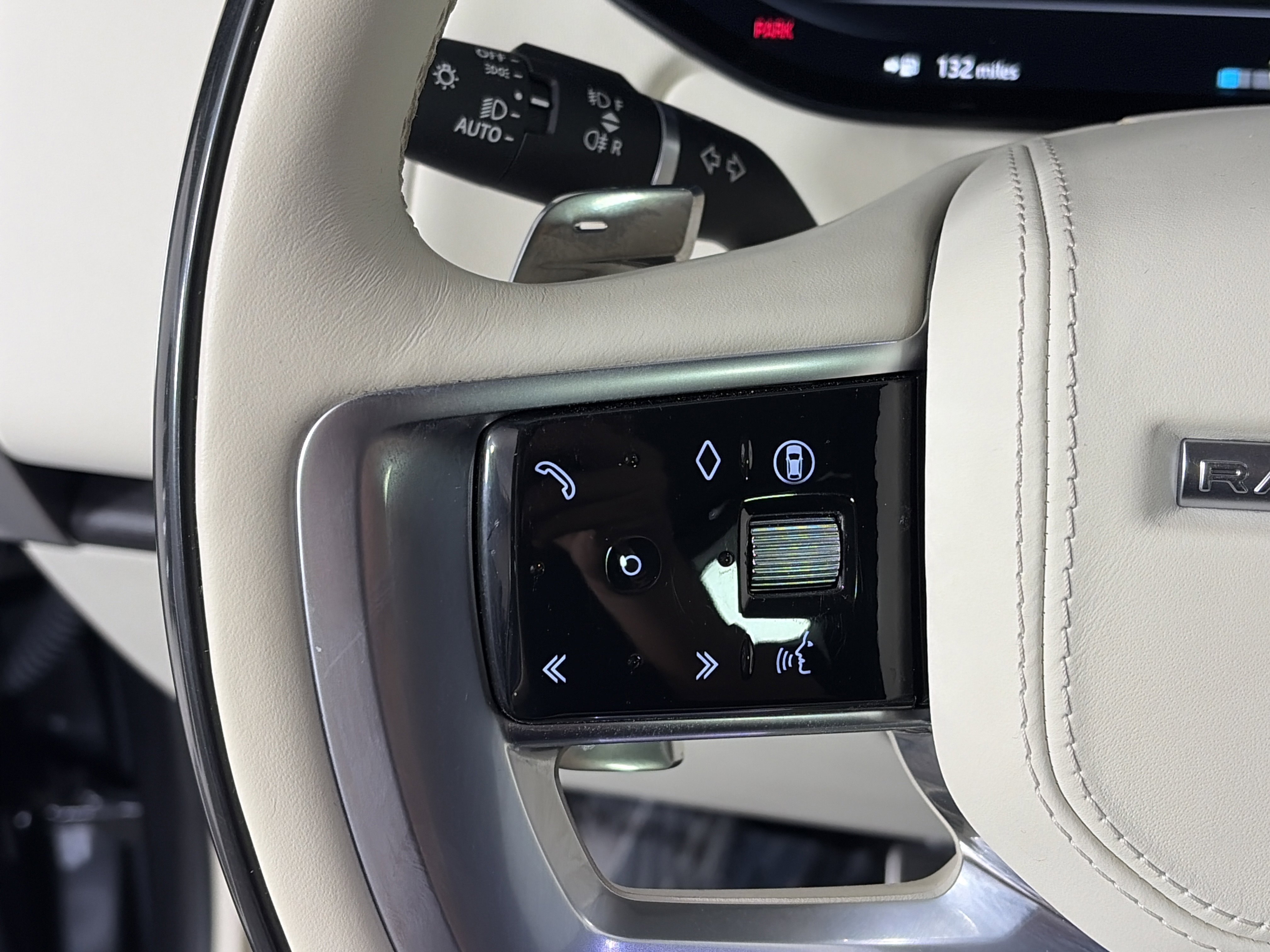 Used 2024 Land Rover Range Rover Long Wheelbase Autobiography image 29