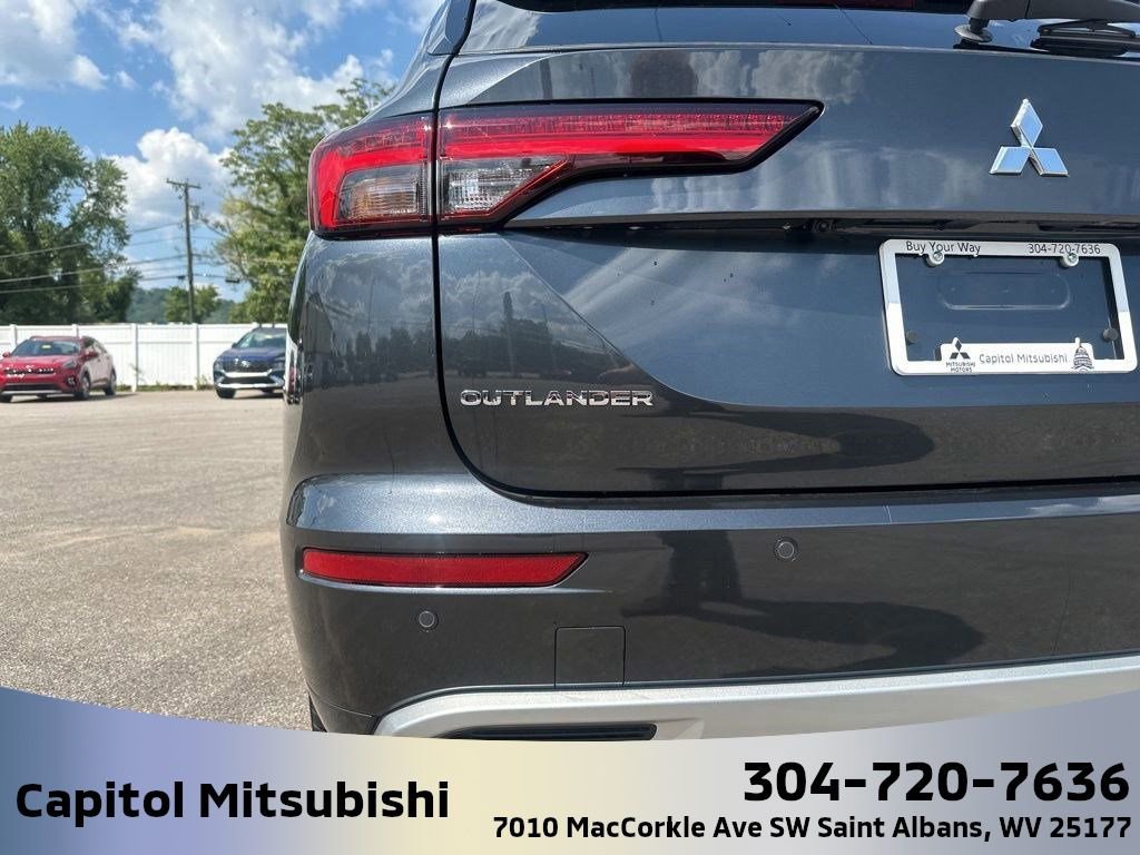 New 2025 Mitsubishi Outlander SEL image 12