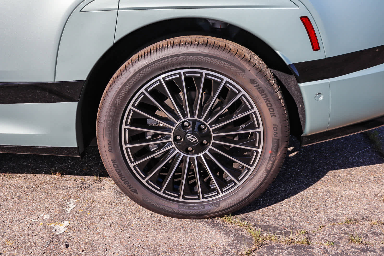 New 2026 Hyundai Ioniq 9 Calligraphy image 11