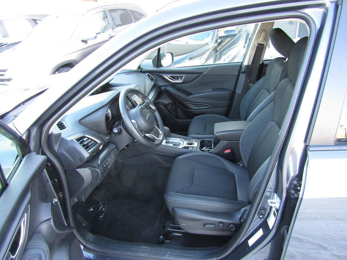Used 2024 Subaru Forester Premium w/ POP Package 1 AWD/4WD image 4