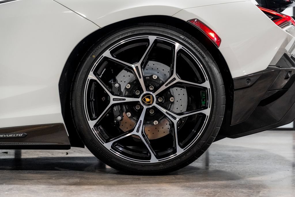 Used 2025 Lamborghini Revuelto AWD/4WD image 79