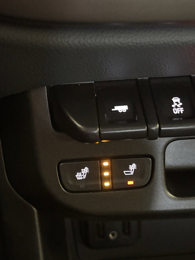 Certified 2022 Chevrolet Colorado Z71 w/ Z71 Midnight Edition image 5