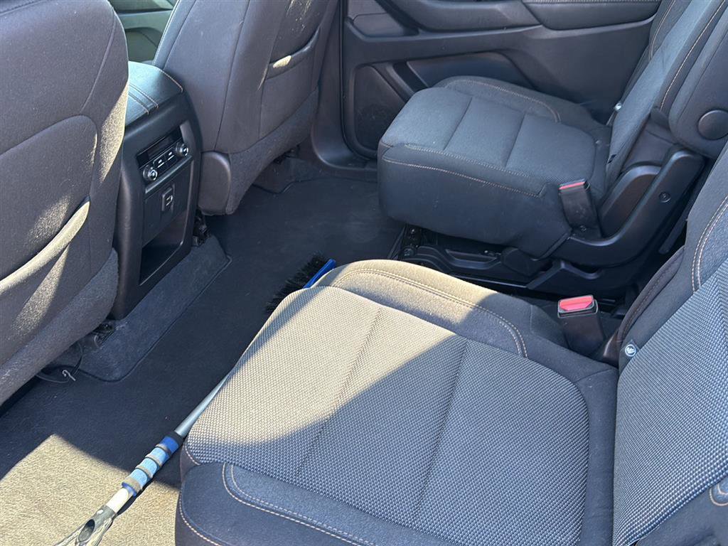 Used 2021 Chevrolet Traverse LT image 14