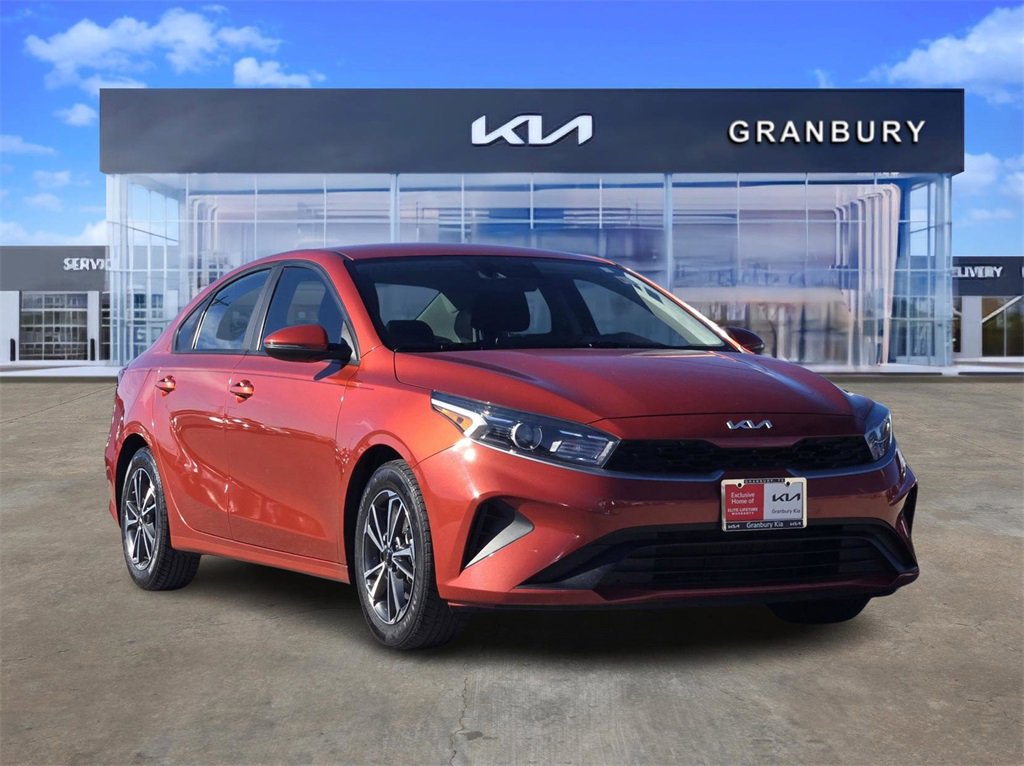 Used 2022 Kia Forte LXS w/ LXS Technology Package image 3