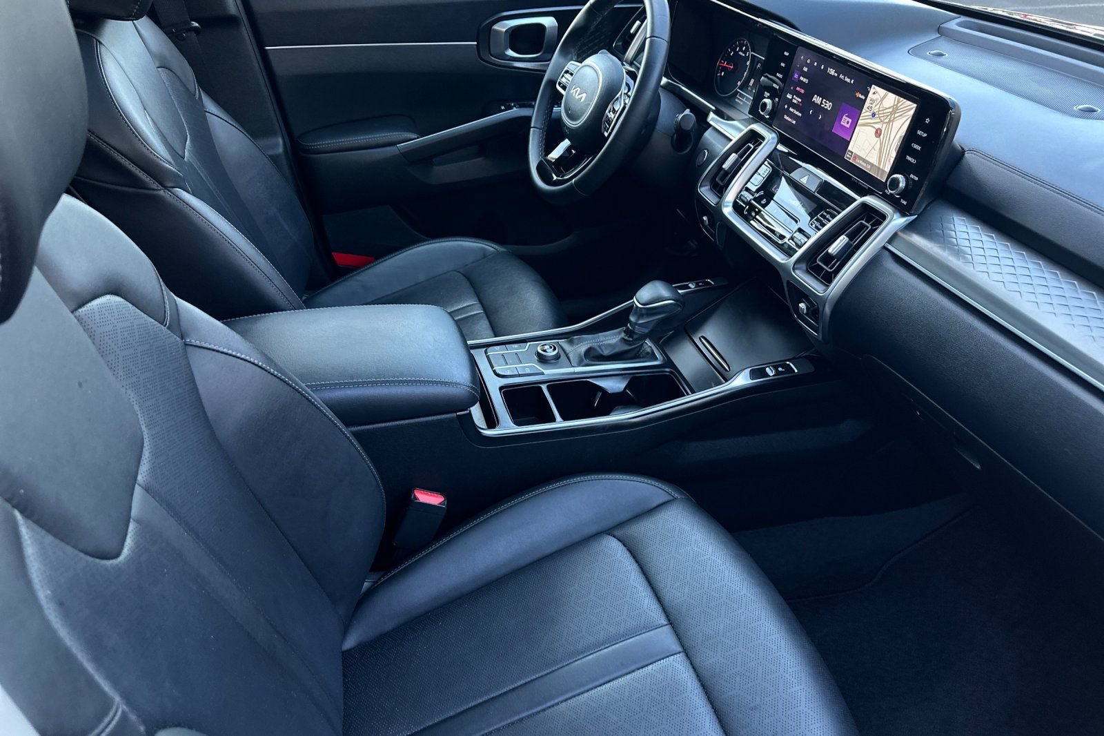 Used 2022 Kia Sorento S w/ Panoramic Sunroof Package FWD image 16