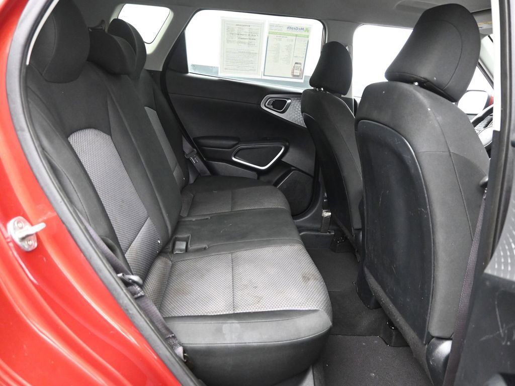Used 2022 Kia Soul LX image 9