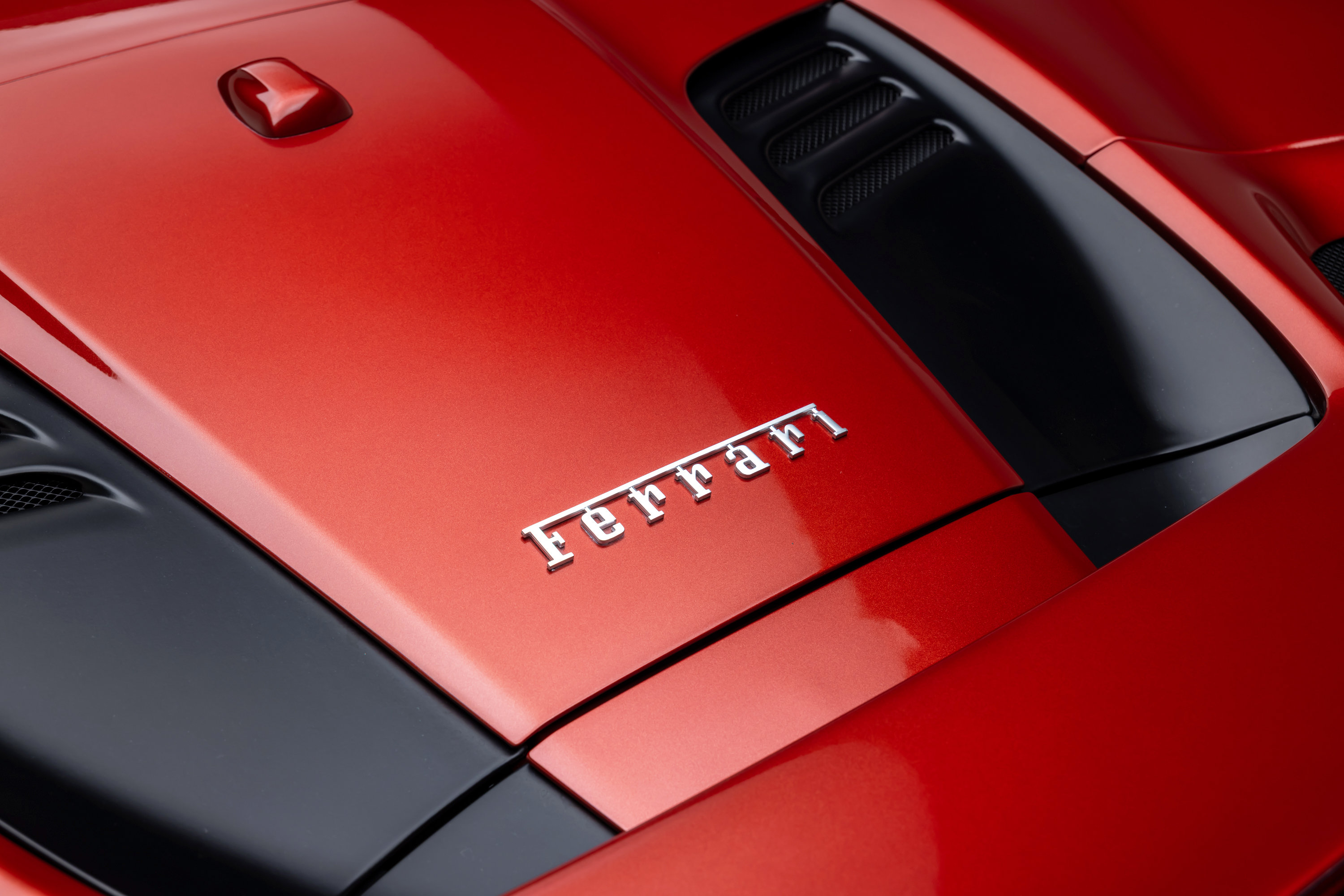 Certified 2022 Ferrari F8 Tributo RWD image 34