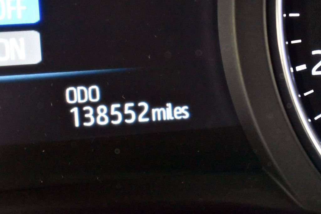 Used 2021 Toyota Sienna Limited image 33