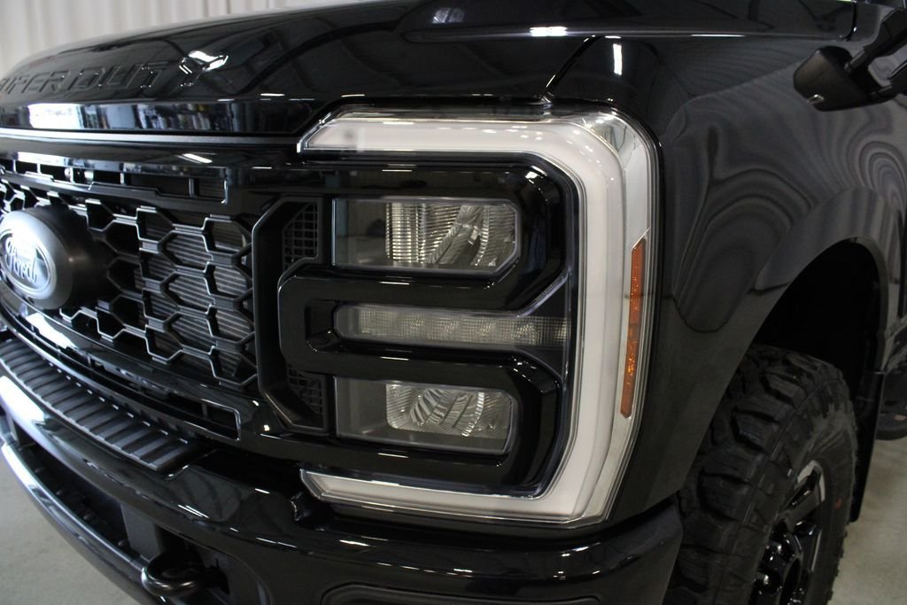 New 2026 Ford F250 XLT w/ XLT Premium Package AWD/4WD image 34
