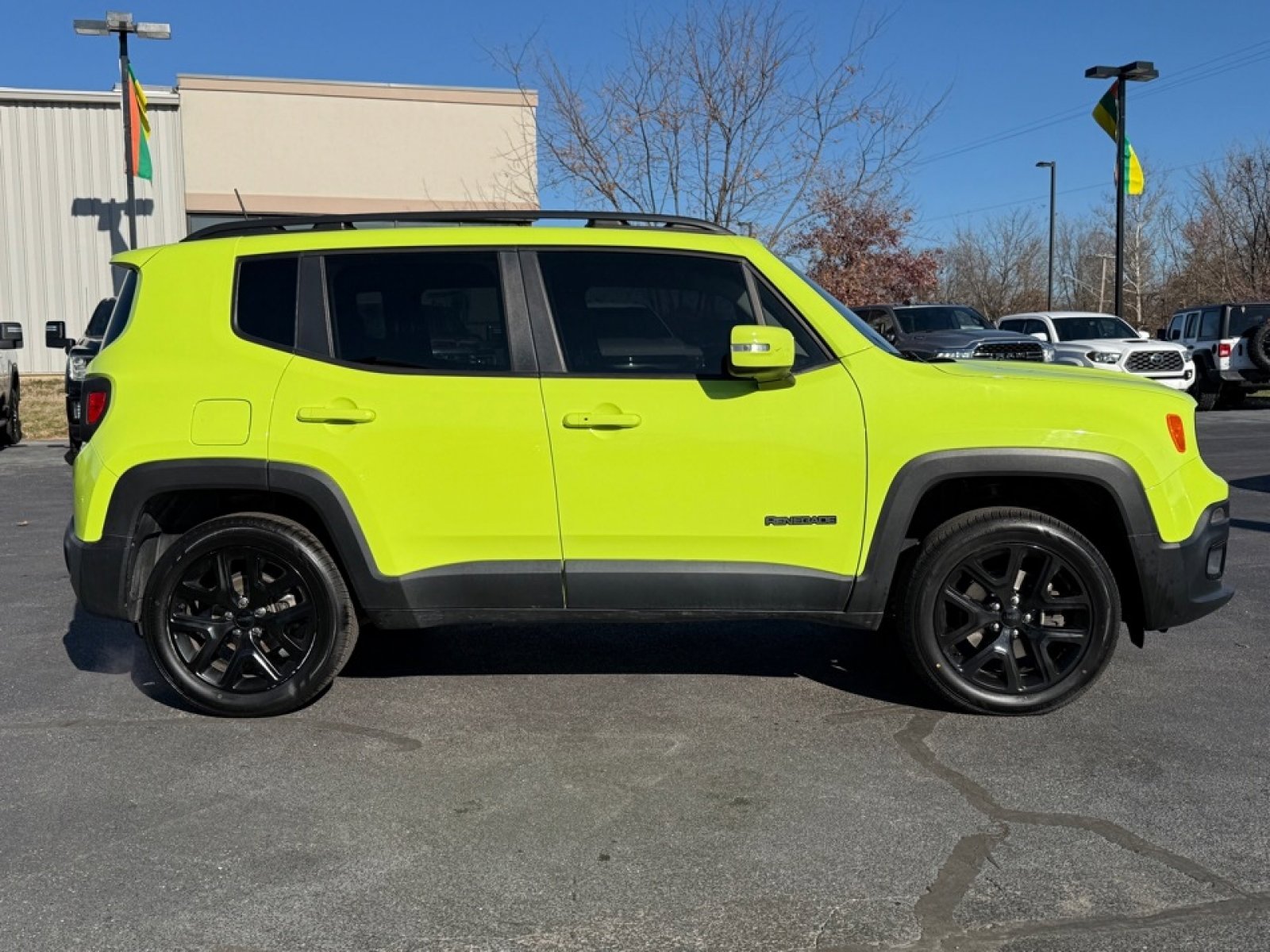 Used 2018 Jeep Renegade Altitude image 9