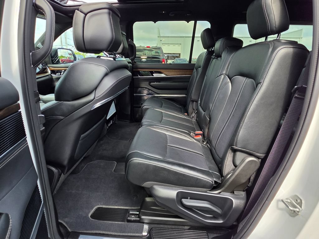 Used 2025 Jeep Grand Wagoneer 4WD w/ 8-Passenger Seating Package image 33
