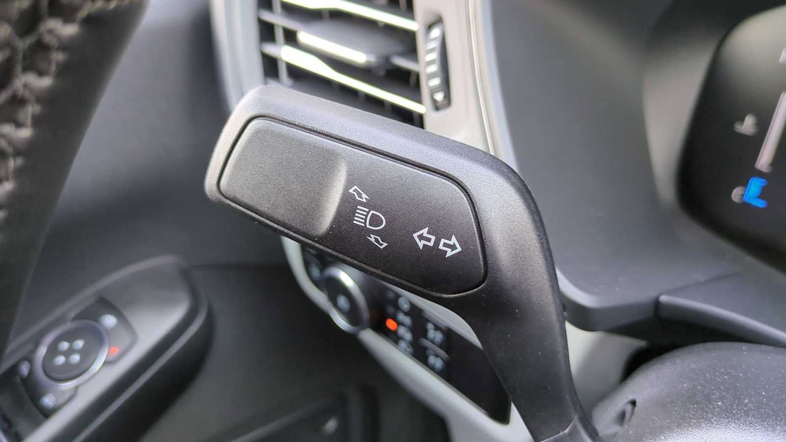 New 2025 Ford Escape SE FWD image 24