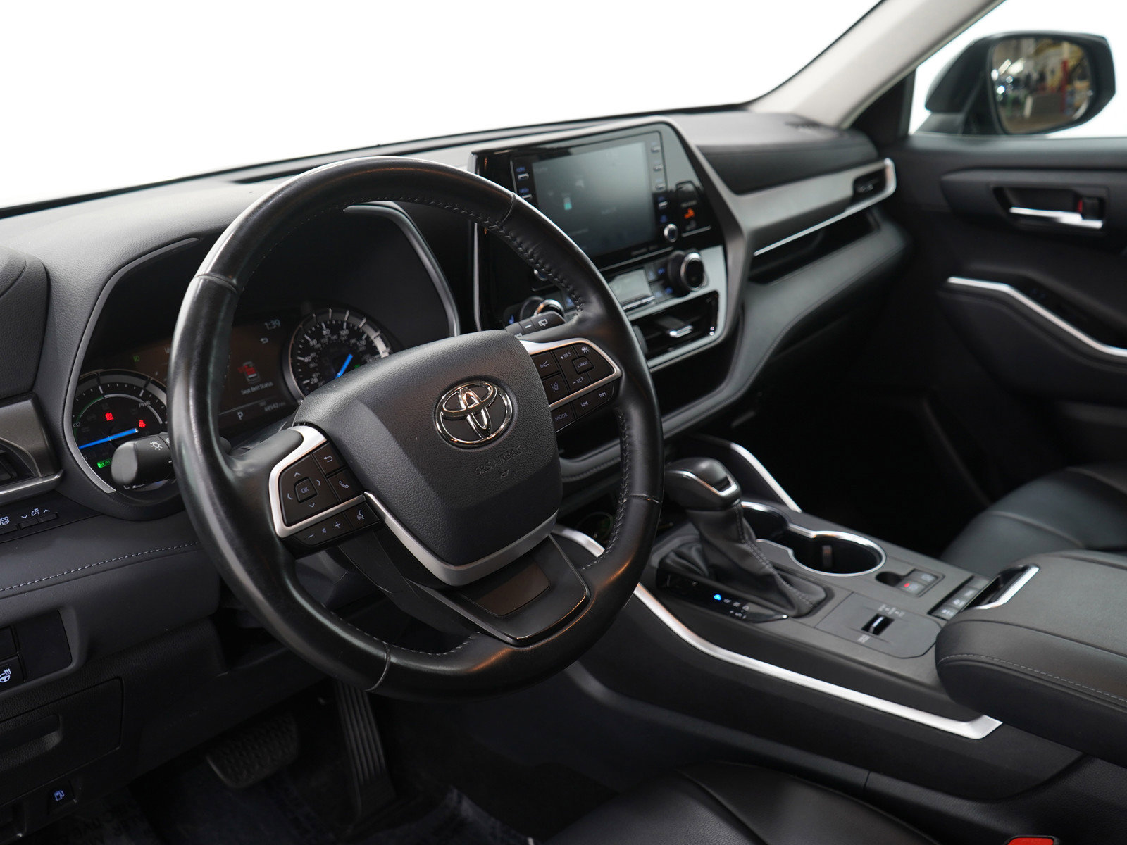 Used 2022 Toyota Highlander XLE image 29