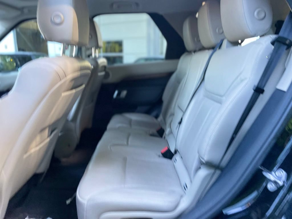 Used 2018 Land Rover Discovery HSE AWD/4WD image 20