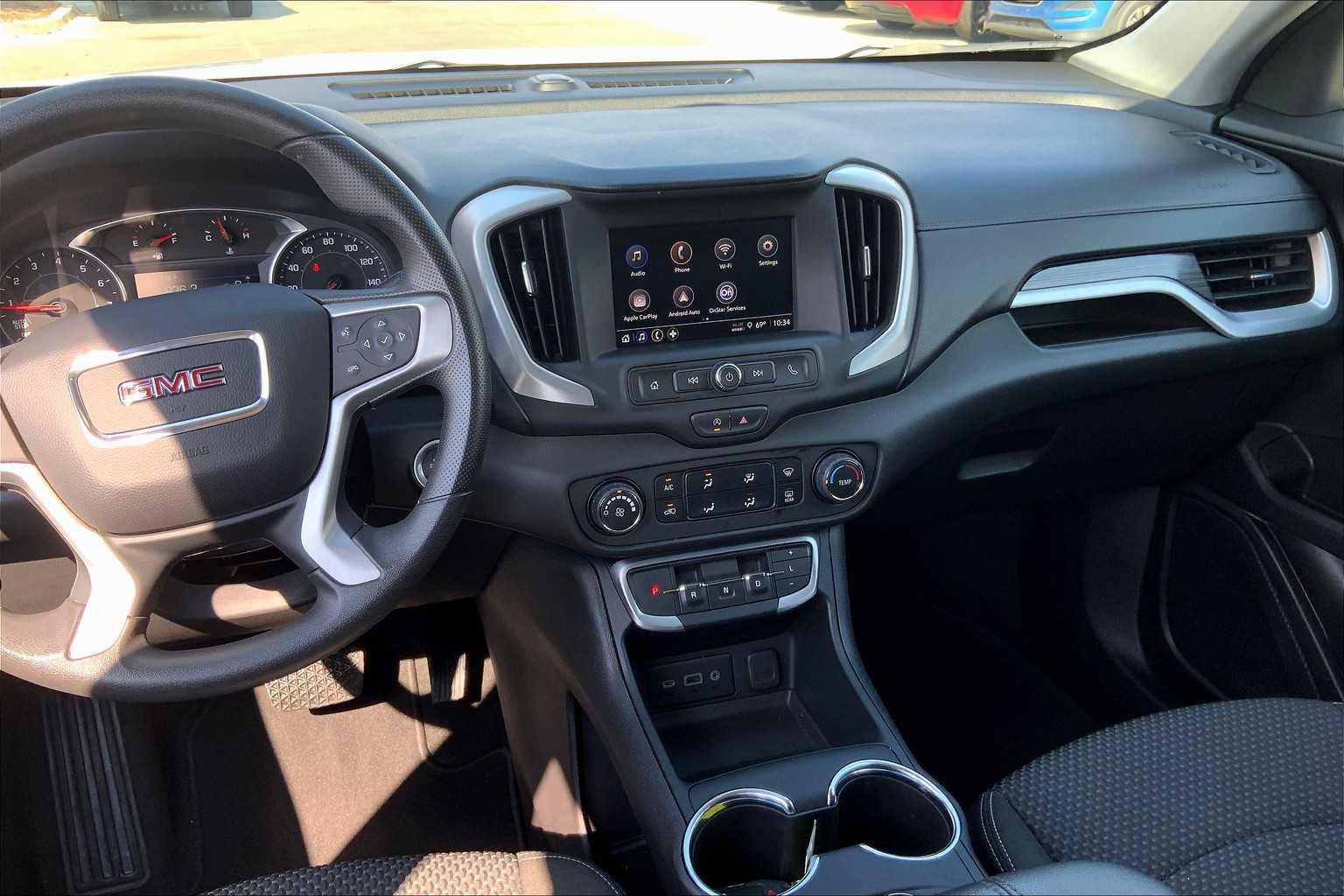 Used 2024 GMC Terrain SLE image 6