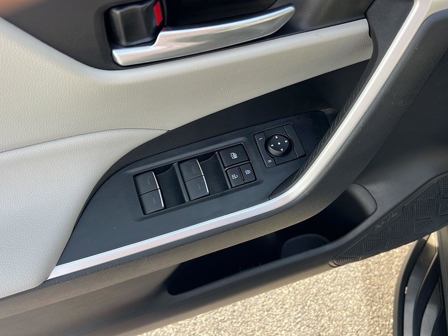 Certified 2023 Toyota RAV4 XLE image 31