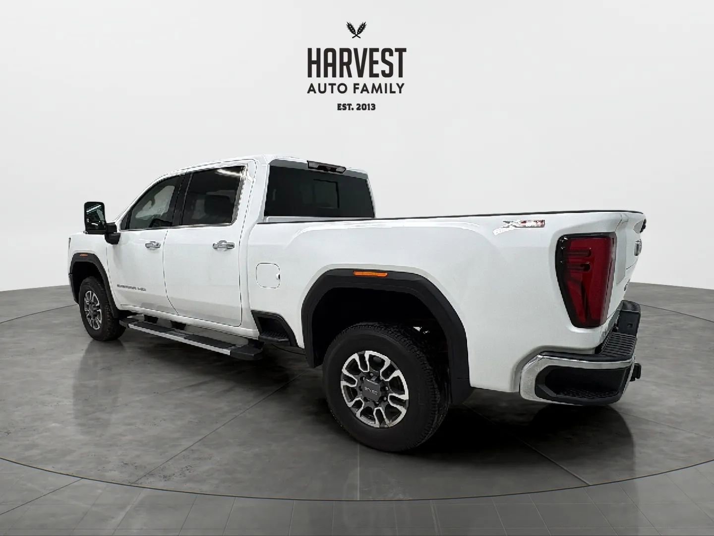 Used 2024 GMC Sierra 2500 SLT w/ SLT Convenience Package image 3