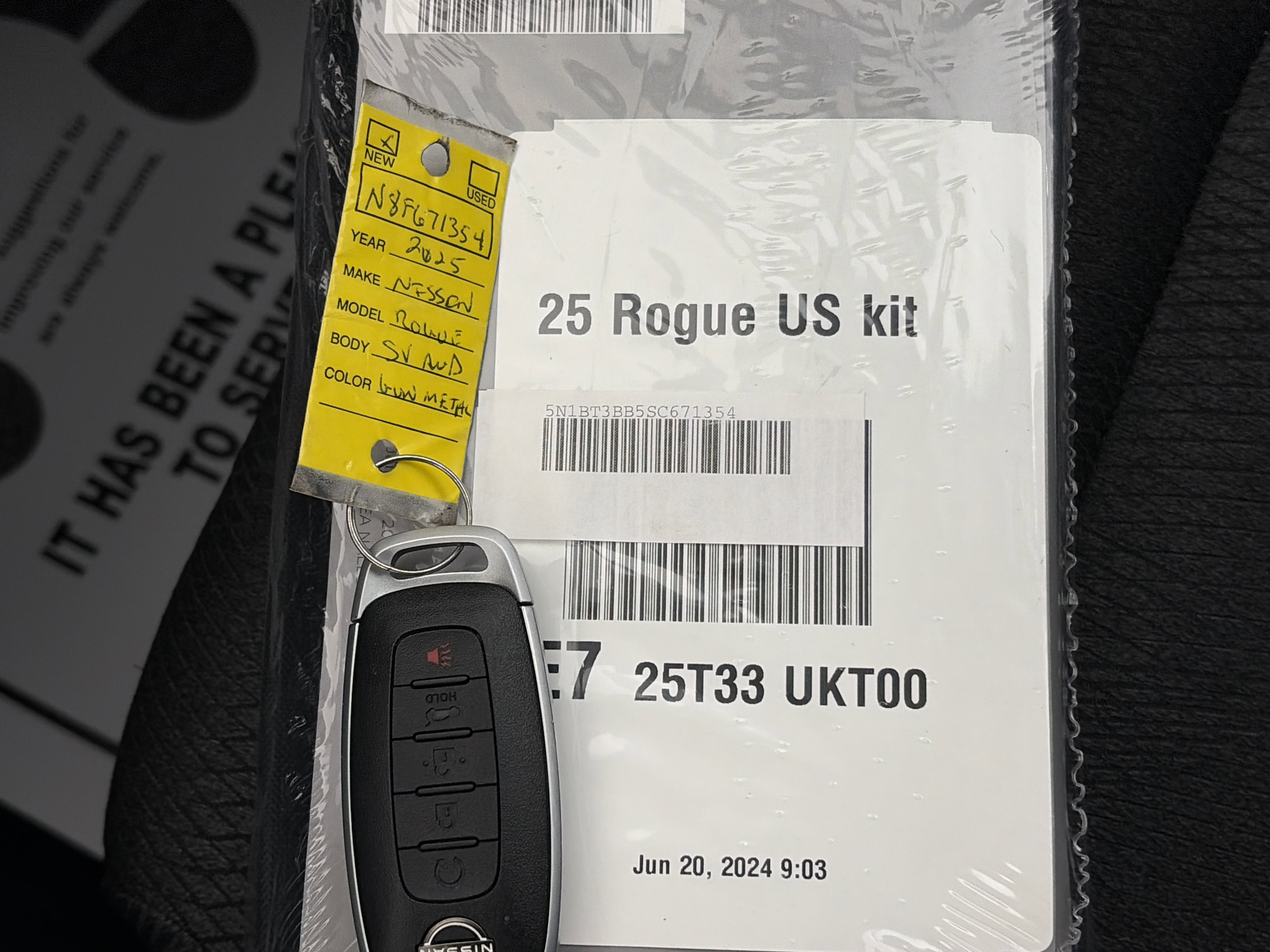 Certified 2025 Nissan Rogue SV image 31