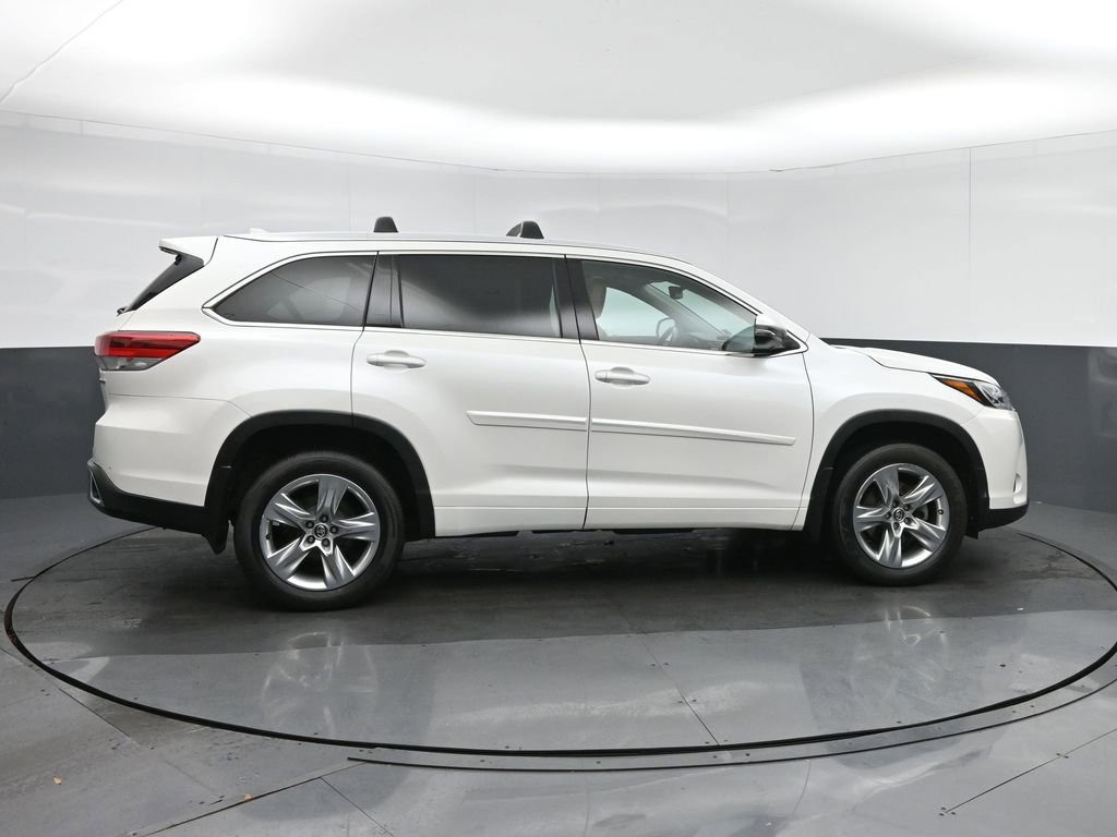 Used 2017 Toyota Highlander Limited w/ Protection Package #3 image 8