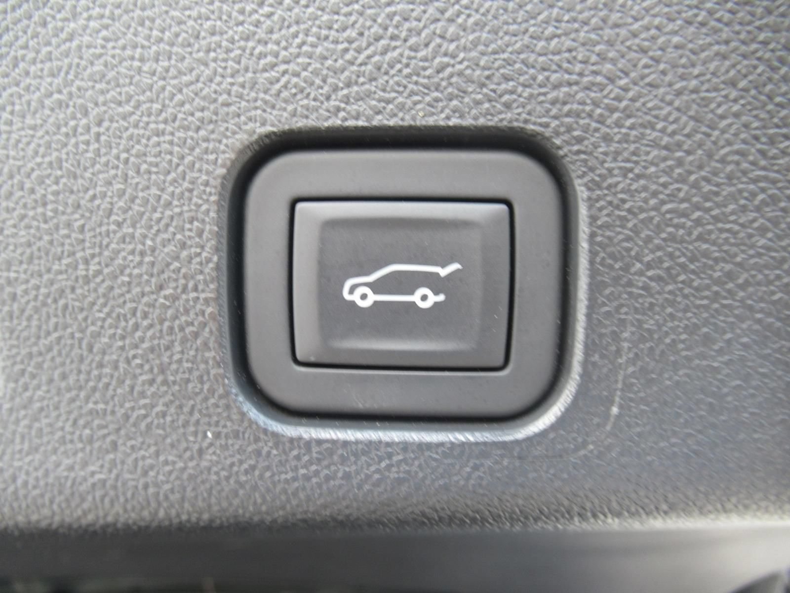 Used 2025 Buick Enclave Preferred AWD/4WD image 38