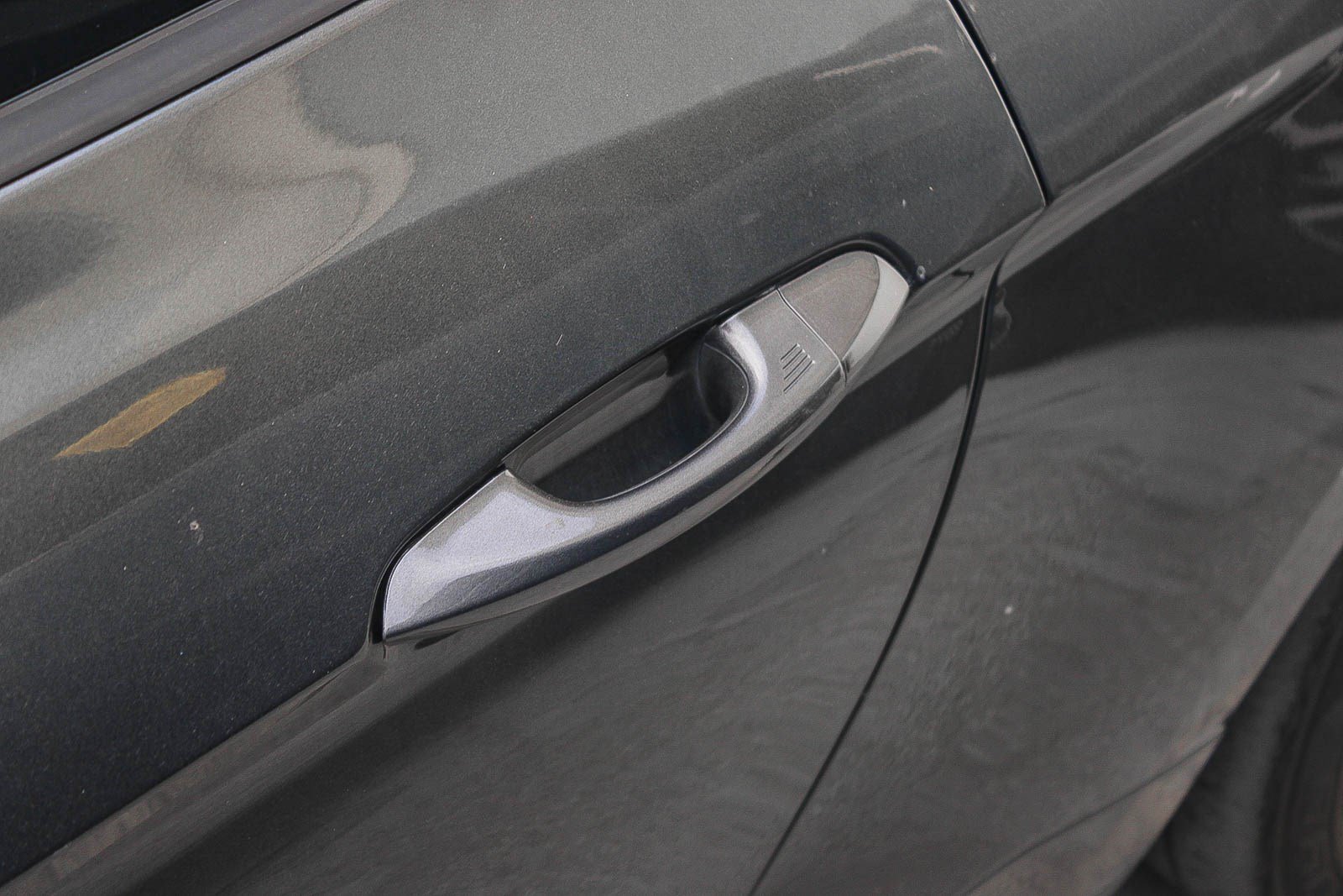 Used 2020 Ford Mustang Premium RWD image 9