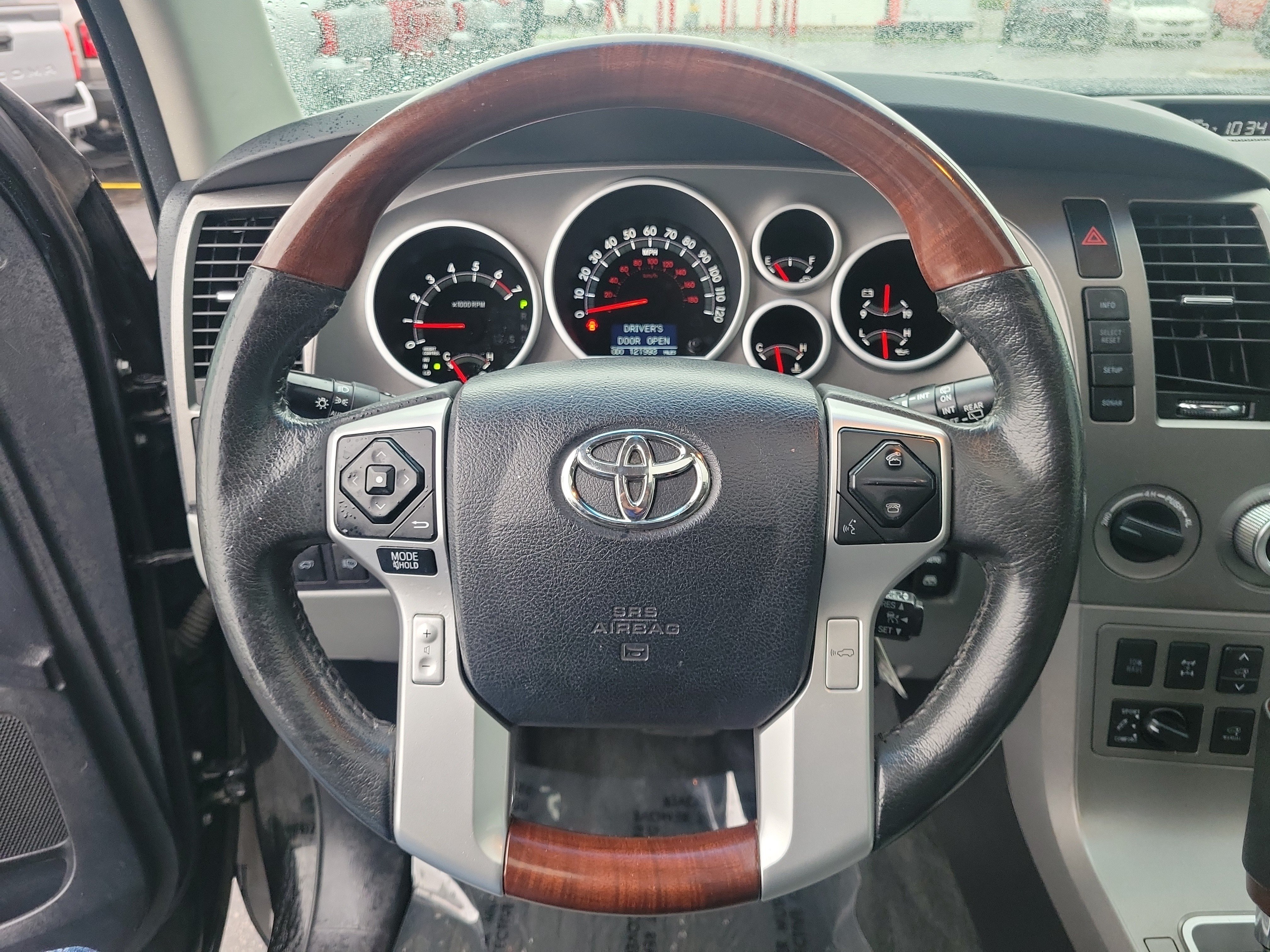 Used 2017 Toyota Sequoia Platinum AWD/4WD image 21