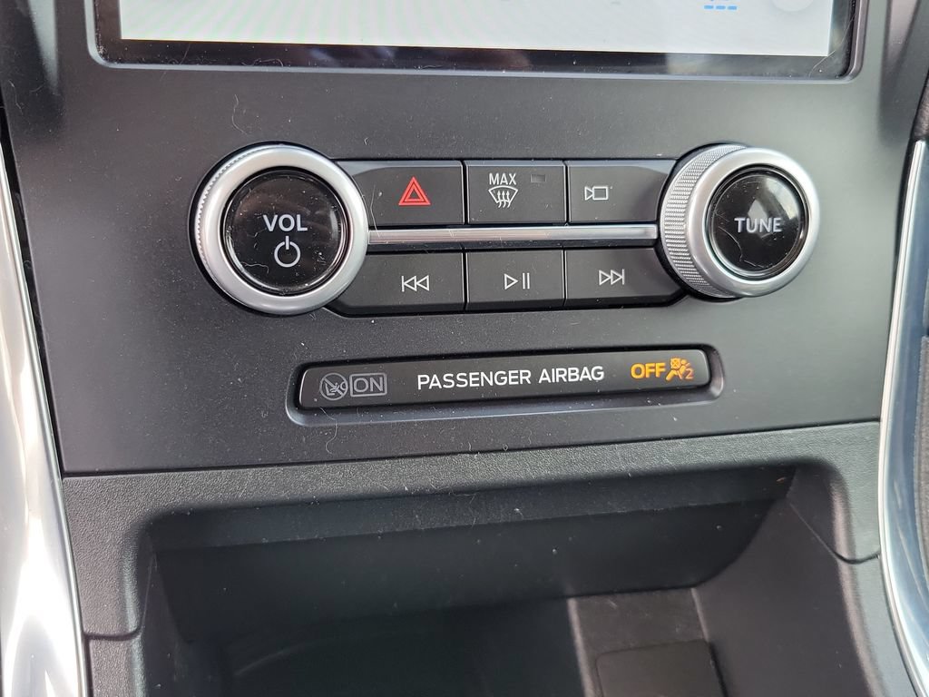 Used 2022 Ford Edge Titanium w/ Equipment Group 301A AWD/4WD image 25