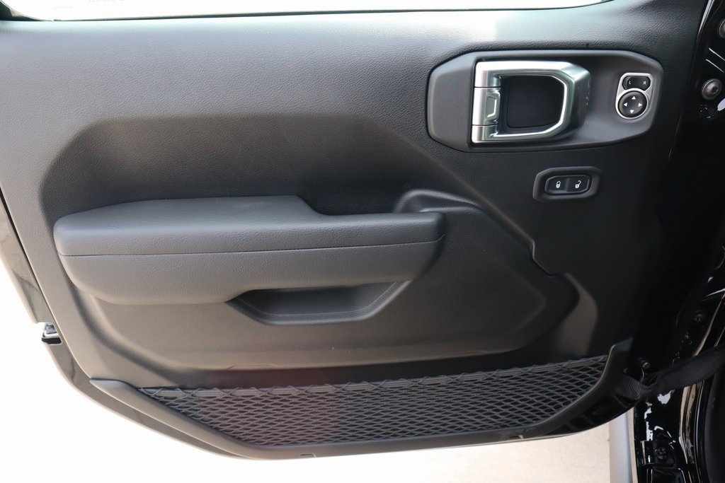 New 2025 Jeep Wrangler Unlimited Rubicon w/ Convenience Group image 16