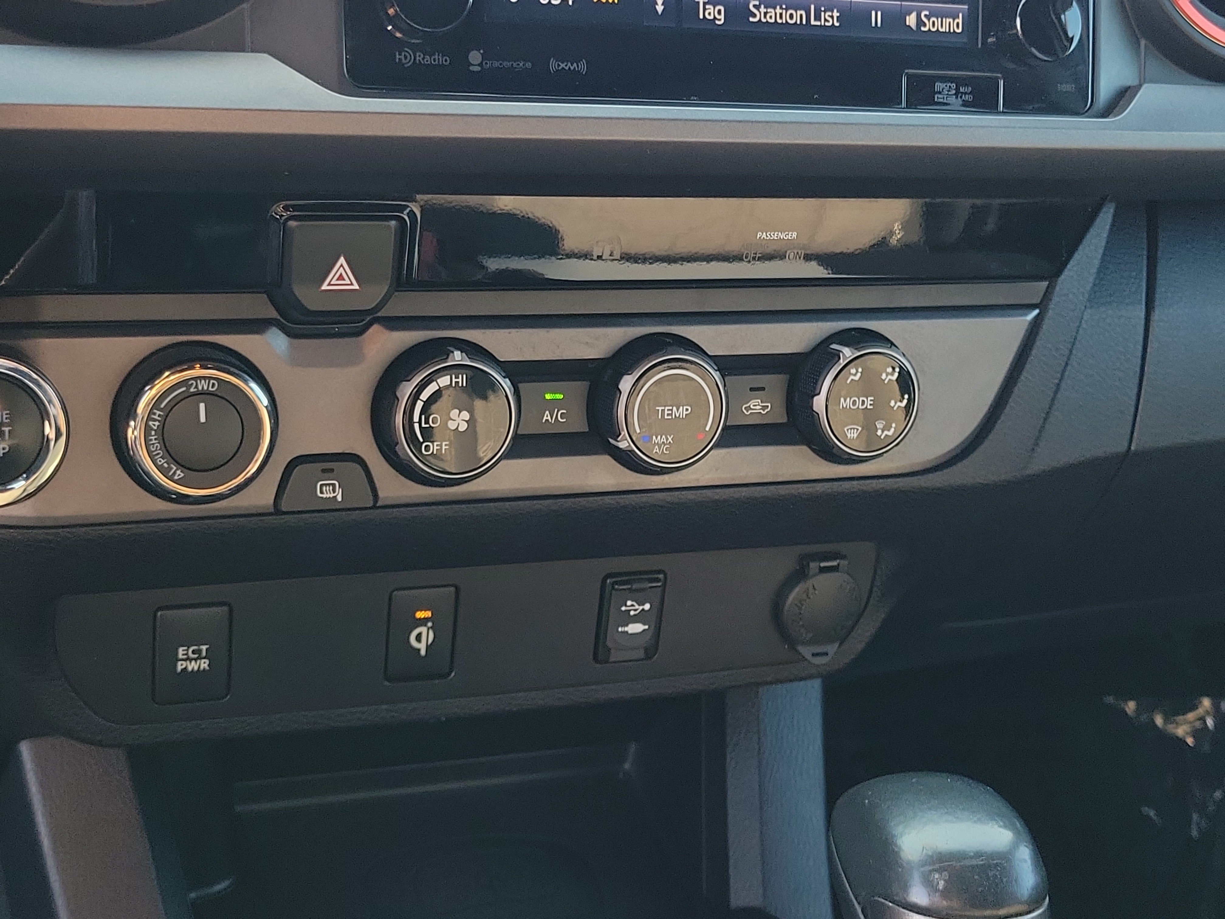 Used 2017 Toyota Tacoma TRD Off-Road w/ Tow Package (A/T) AWD/4WD image 27