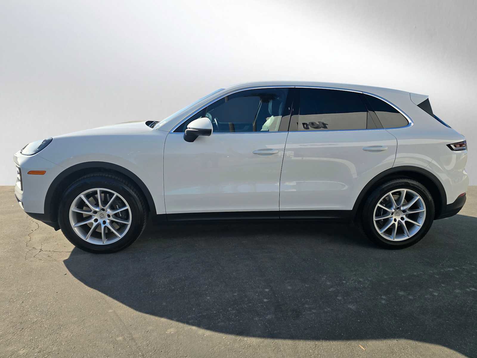 Used 2024 Porsche Cayenne image 6