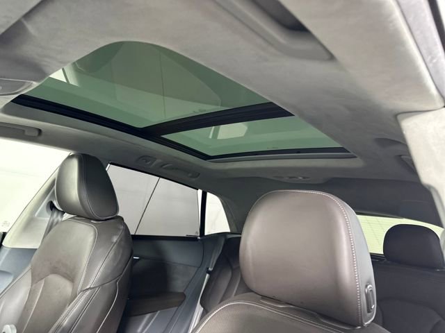 Used 2019 Audi Q8 Prestige image 12