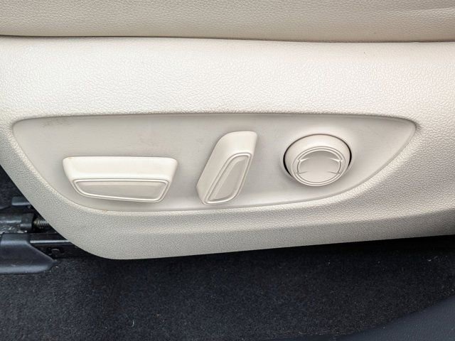 Used 2023 Toyota Highlander Limited image 13