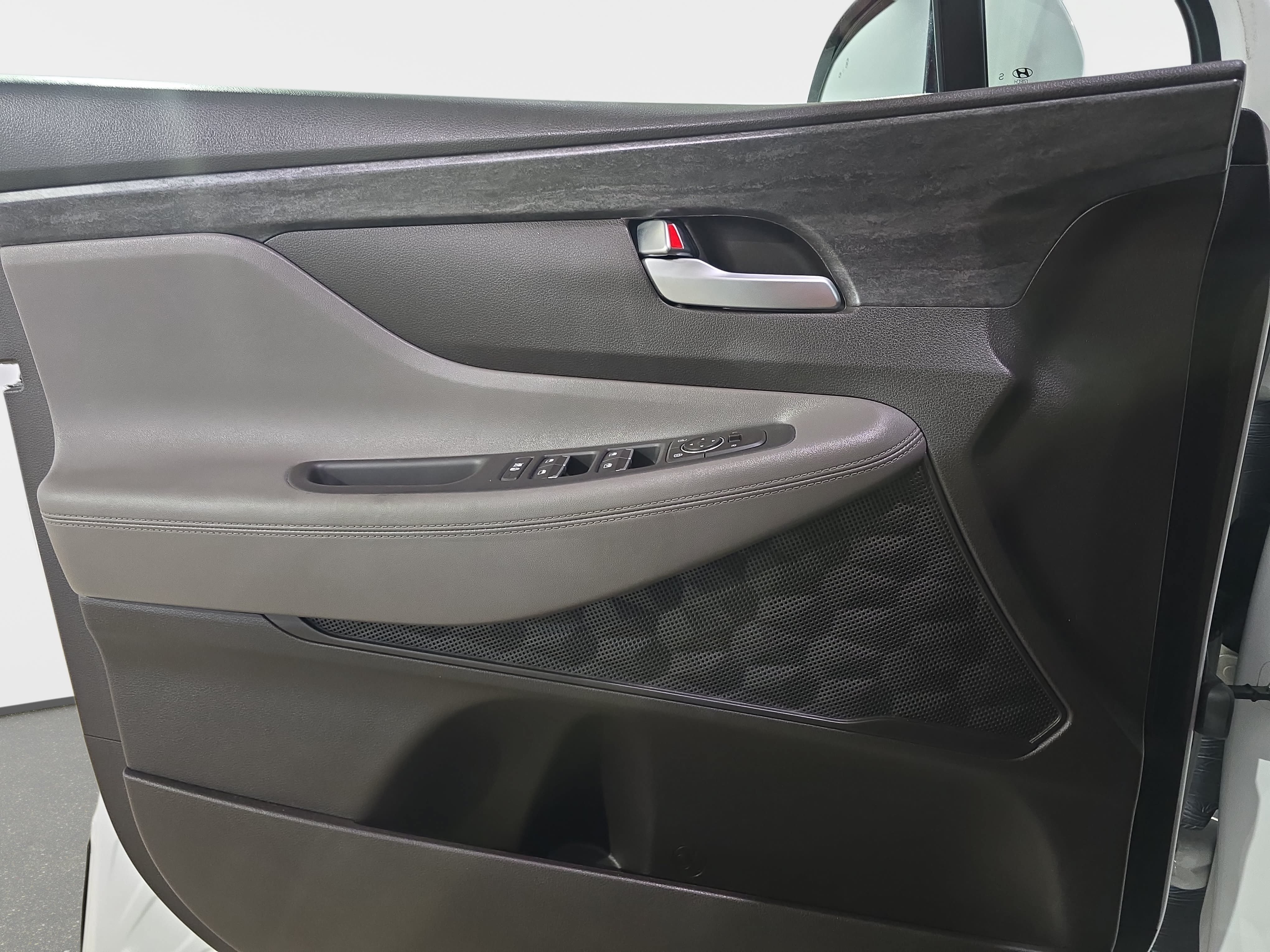 Used 2020 Hyundai Santa Fe SEL FWD image 24