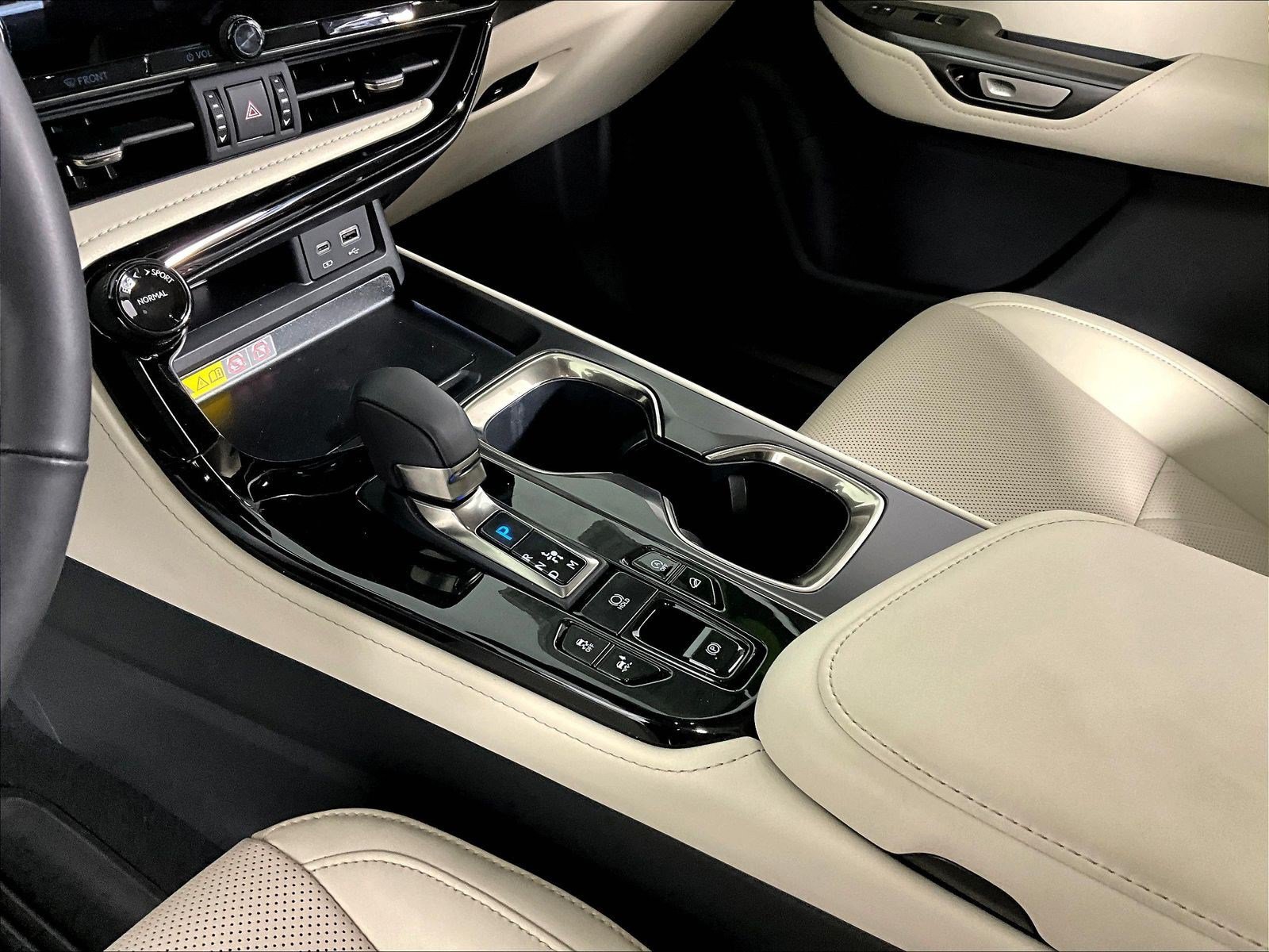 Used 2025 Lexus NX 350 AWD w/ Accessory Package (2T) image 17
