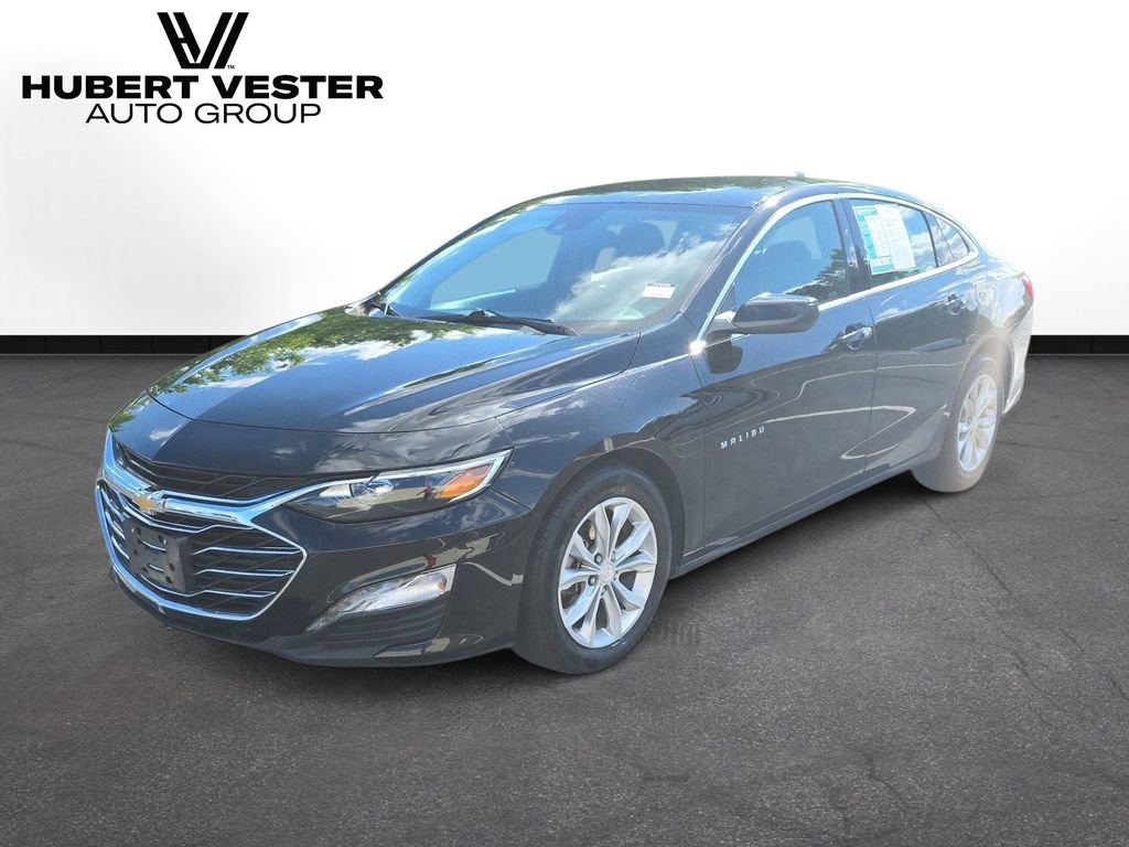 Used 2025 Chevrolet Malibu LT FWD image 2