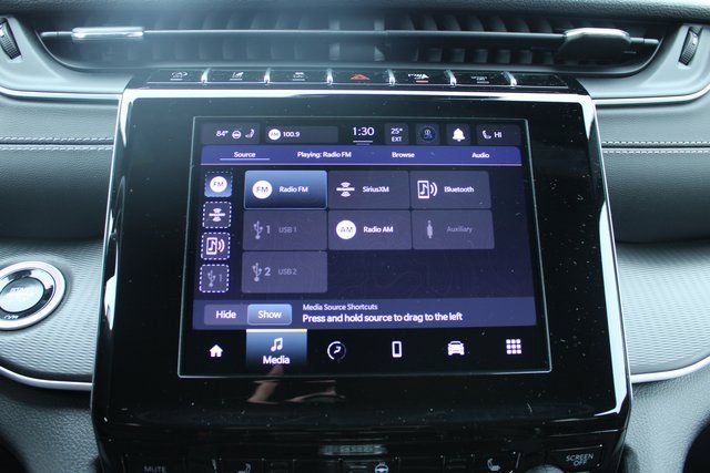 Used 2025 Jeep Grand Cherokee Laredo w/ Luxury Tech Group I AWD/4WD image 20