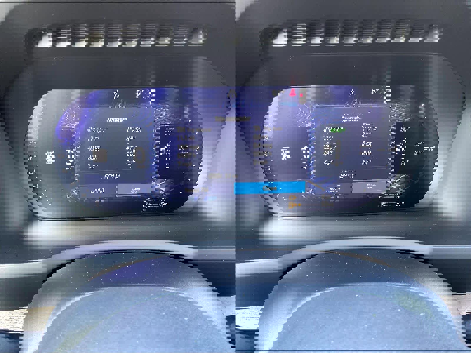 New 2026 Volvo XC90 T8 Plus w/ Protection Package Premier image 19