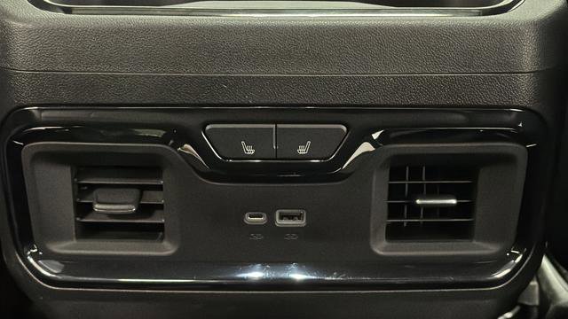 Used 2023 GMC Sierra 1500 AT4 w/ AT4 Premium Package AWD/4WD image 39