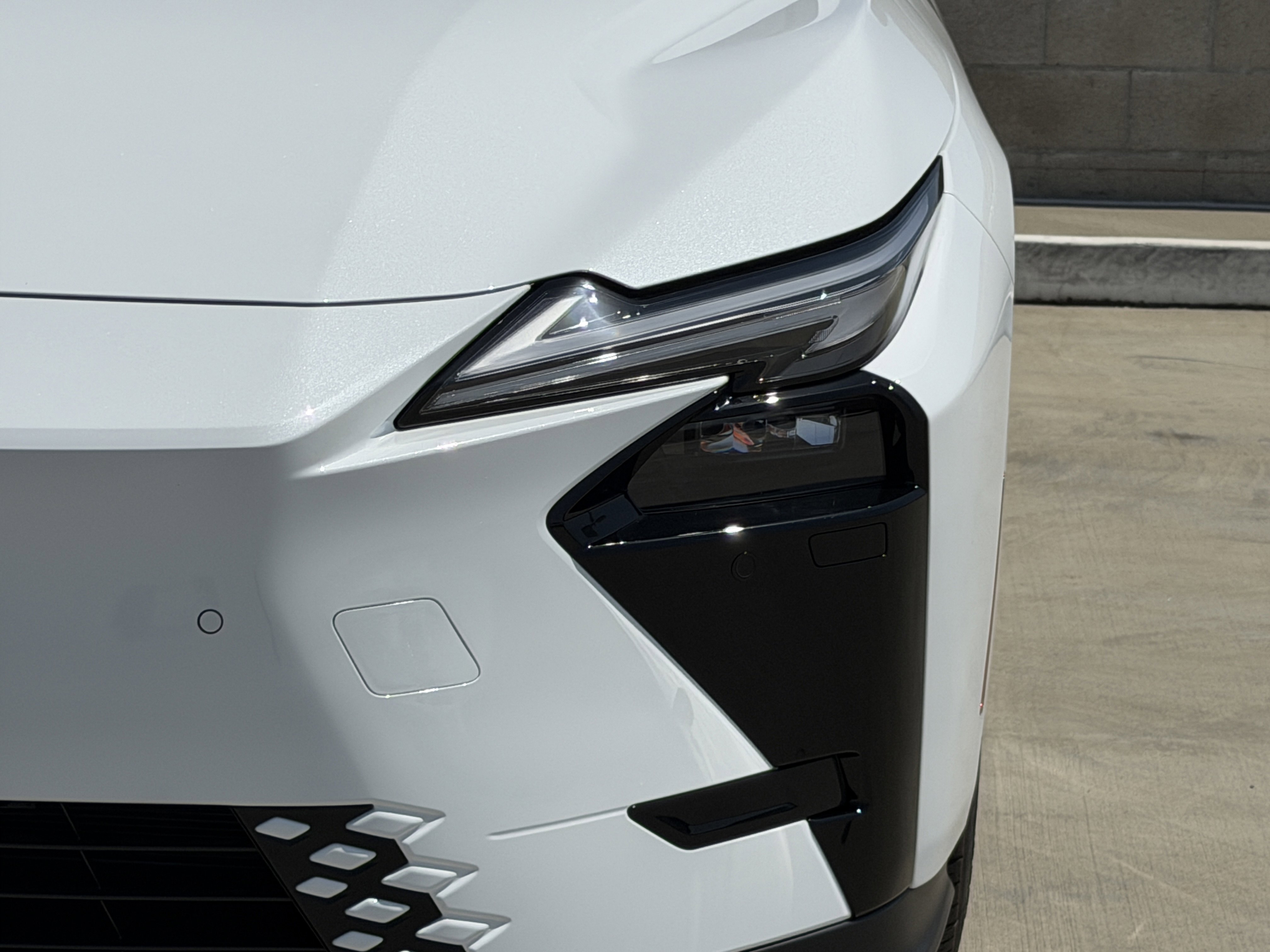 New 2026 Lexus ES 500e AWD/4WD image 6