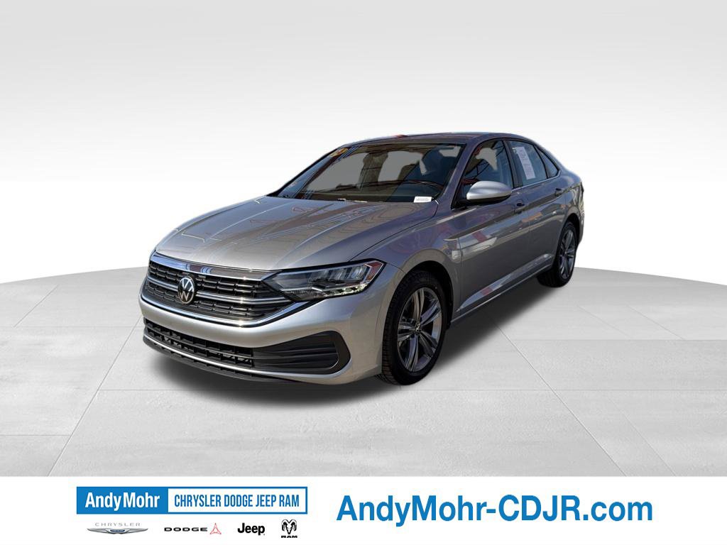 Used 2024 Volkswagen Jetta SE FWD image 3